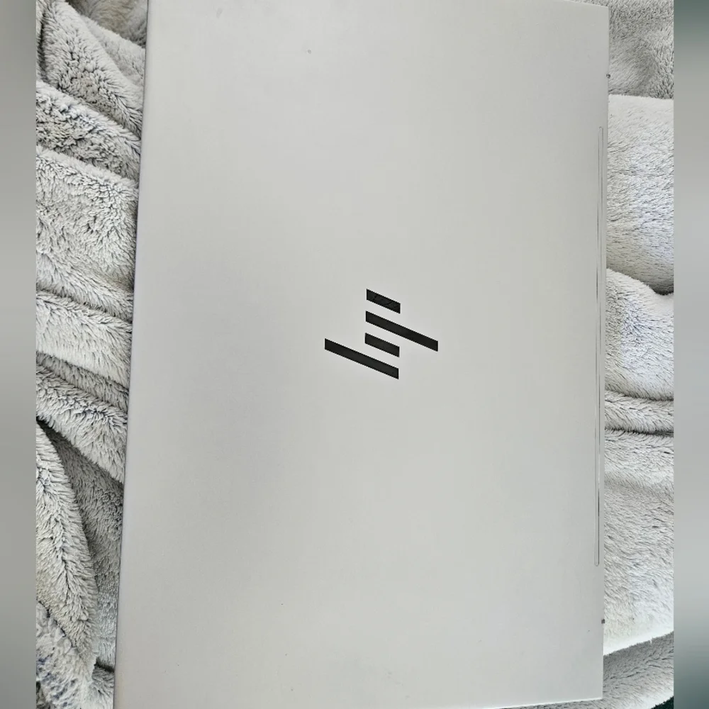 HP 17.3